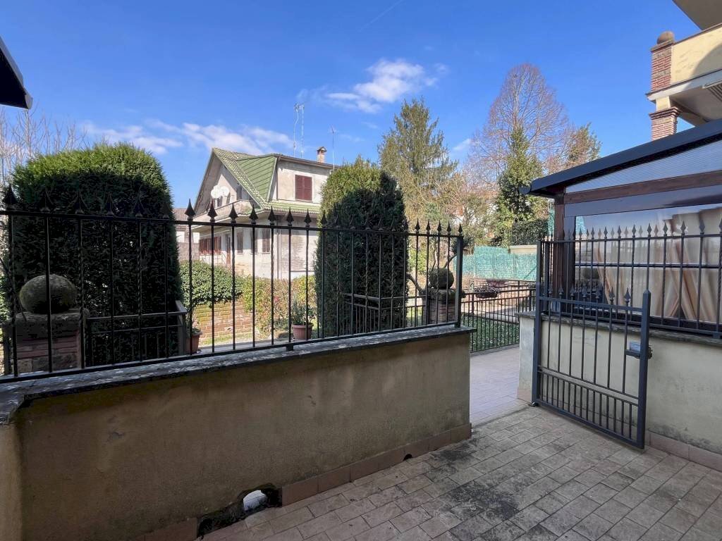 Cortile interno - Villa a Schiera via di Sant'Antonio Abate, 49, Sutri - foto 3