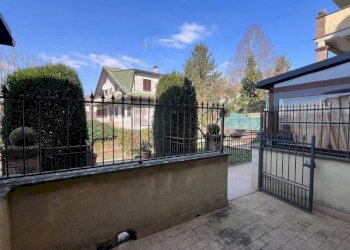 Cortile interno - Villa a Schiera via di Sant'Antonio Abate, 49, Sutri - foto 3