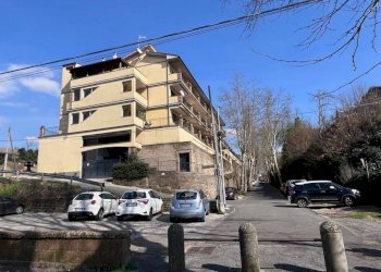 Facciata - Villa a Schiera via di Sant'Antonio Abate, 49, Sutri - foto 7