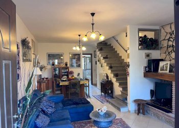 Salone - Villa a Schiera via di Sant'Antonio Abate, 49, Sutri - foto 12