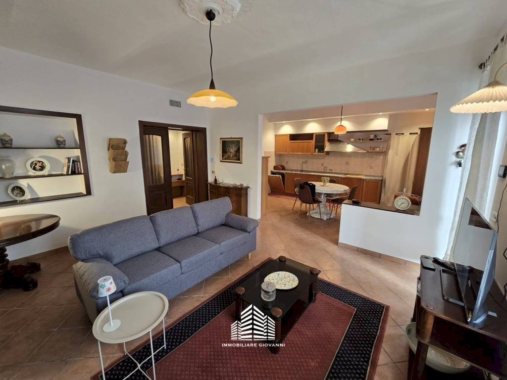 Salone - Three-room apartment via Statale, 55, Santa Vittoria d'Alba - photo 1