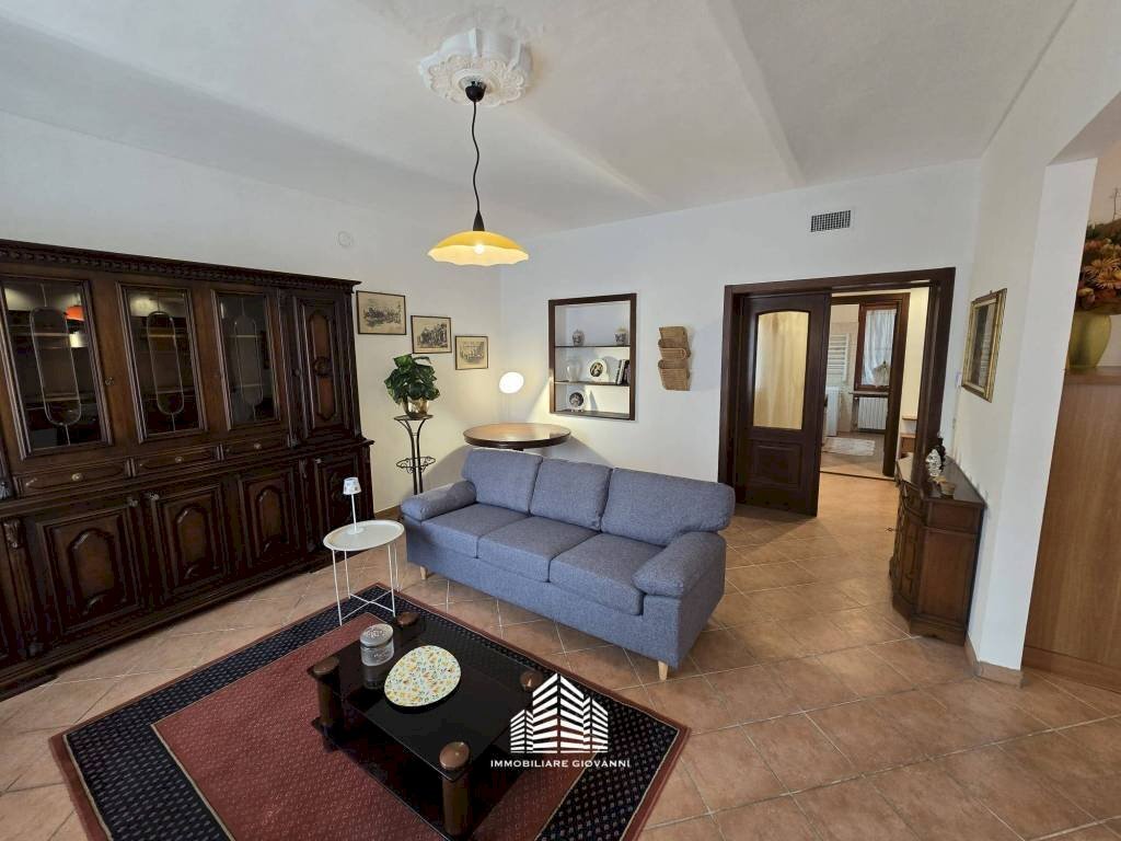 Salone - Three-room apartment via Statale, 55, Santa Vittoria d'Alba - photo 2