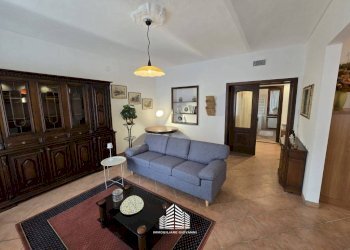 Salone - Appartamento via Statale, 55, Santa Vittoria d'Alba - foto 2
