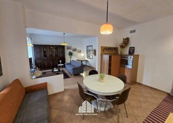 Cucina - Three-room apartment via Statale, 55, Santa Vittoria d'Alba - photo 8