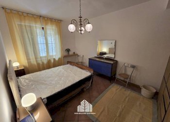Camera da letto - Three-room apartment via Statale, 55, Santa Vittoria d'Alba - photo 12