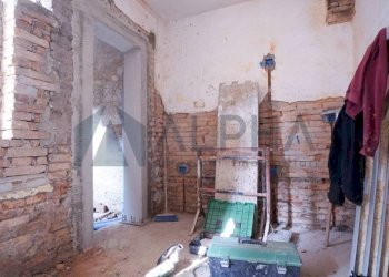 Stanza non arredata - Three-room apartment via Domenico Lama, Faenza - photo 6