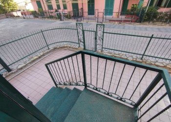 scala accesso terrazzo - Appartamento Andora - foto 12