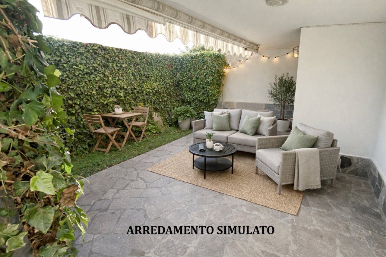 GIARDINO ARREDO SIMULATO (Grande).png - Villa Trifamiliare Strada Statale 1 189, Castelnuovo Magra - foto 2