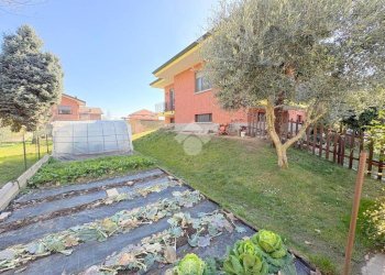 Portion of a house Via Torino, San Francesco al Campo - photo 3