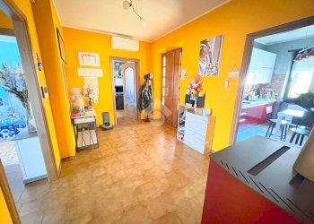 Portion of a house Via Torino, San Francesco al Campo - photo 10