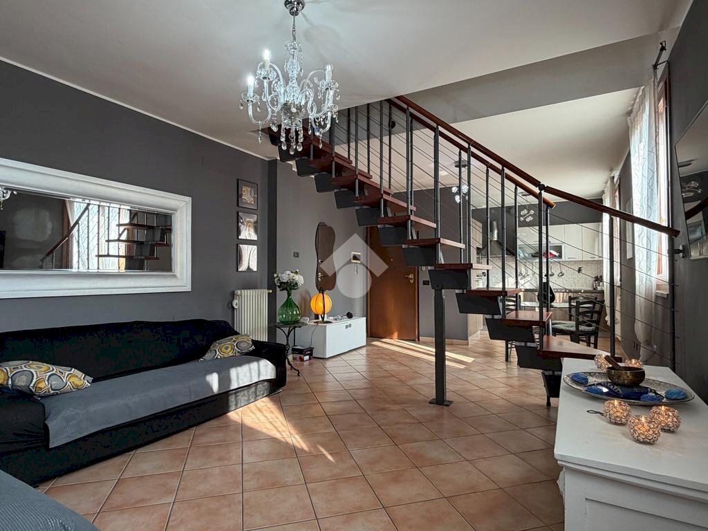 Three-room apartment Via F.lli Cervi, San Polo d'Enza - photo 1