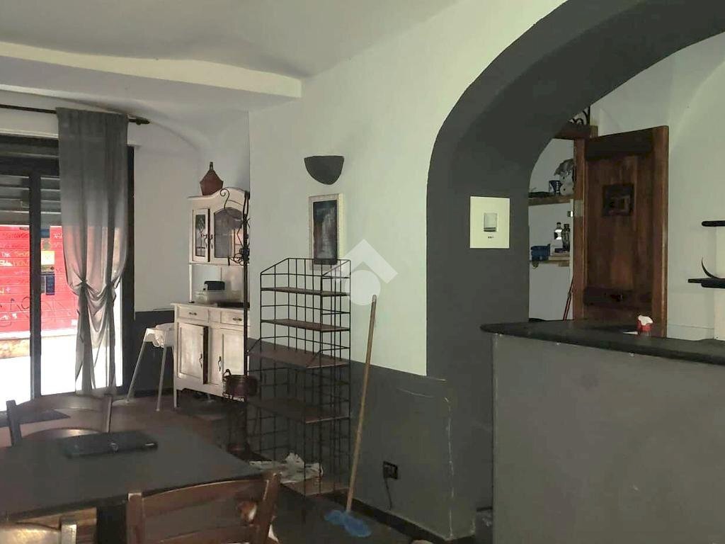 Shop Via di san bernardo, Genova (neighborhood Centro Storico) - photo 1
