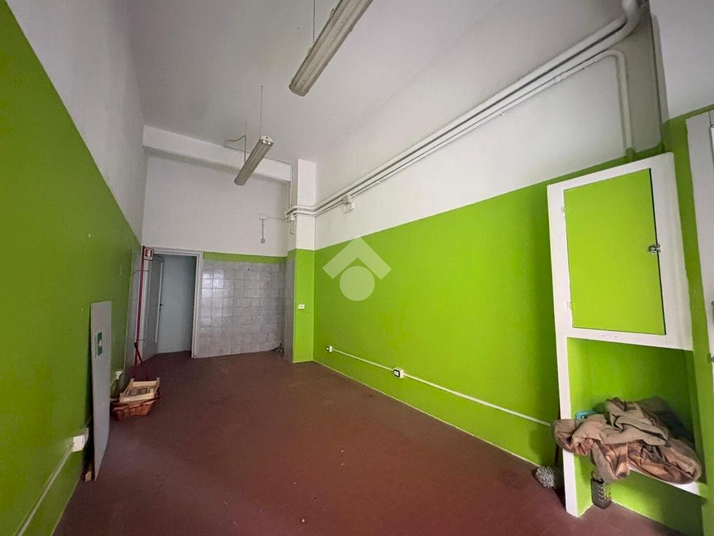 Negozio Via San Fruttuoso, Genova (zona San Fruttuoso) - foto 2