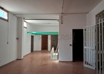 1.jpeg - Magazzino Via Greco, Capodrise - foto 1