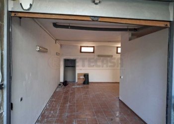 WhatsApp Image 2026-02-26 at 11.24.29 (5).jpeg - Magazzino Via Greco, Capodrise - foto 8