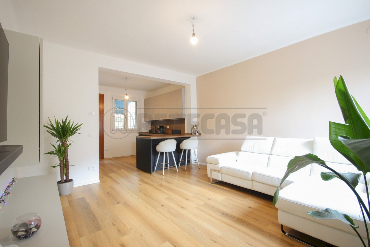 IMG_0008_edited.jpg - Porzione di casa Via Marconi, Torri di Quartesolo - foto 1