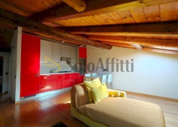 soggiorno con angolo cottura - Mansarda Gallarate - foto 2