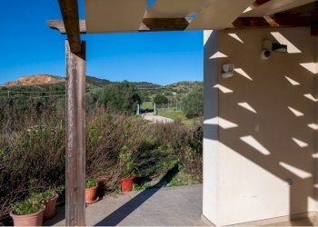 veranda anteriore (2).jpg - Villa Soleminis - photo 9