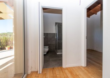 disimpegno al p.terra.jpg - Villa Soleminis - photo 18