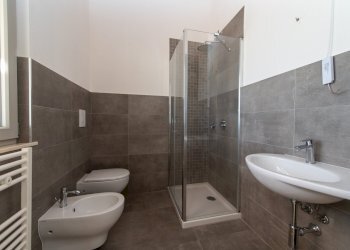 bagno al piano terra.jpg - Villa Soleminis - photo 21