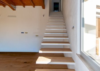 scala interna (2).jpg - Villa Soleminis - photo 25