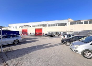 Esterno - Locale Commerciale Via Naro, Pomezia - foto 5