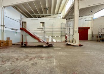 interno - Capannone Via Aldo Moro, San Lazzaro di Savena - foto 4