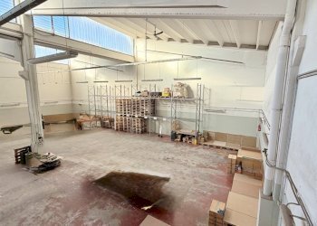 interno - Capannone Via Aldo Moro, San Lazzaro di Savena - foto 9