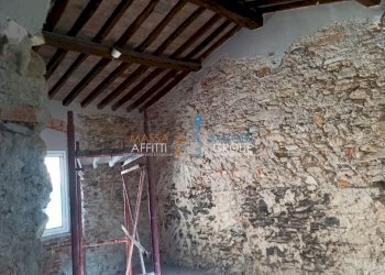 8426f4e9-e974-49a3-914c-3e7b51323b38.JPG - Terratetto - Terracielo Via Dante Alighieri 27, Massa - foto 4