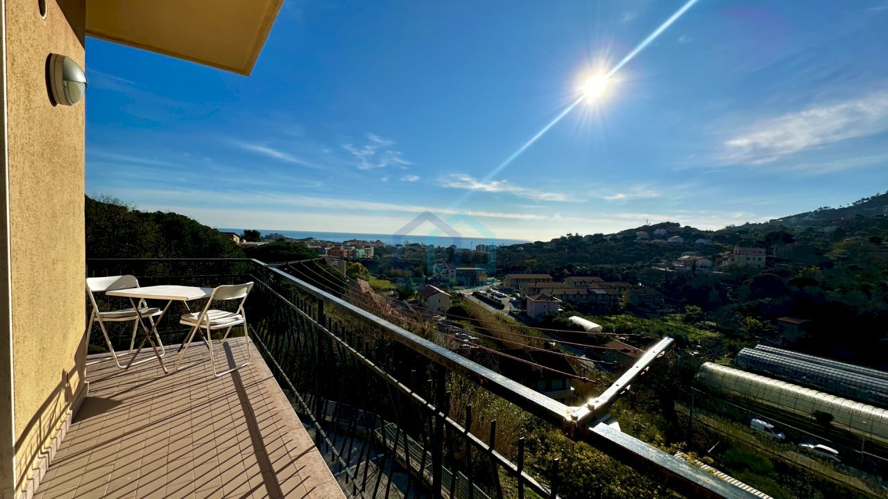 VISTA BALCONE - Two-room apartment Via alla Torre 36, Spotorno - photo 1