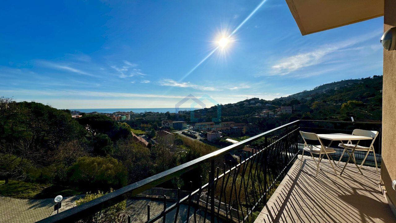 VISTA BALCONE - Two-room apartment Via alla Torre 36, Spotorno - photo 2
