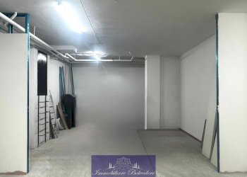 WhatsApp Image 2026-03-02 at 12.47.05 (2).jpeg - Box Piazza Pietro Mascagni, Firenze (zona Santa Maria Novella) - foto 4