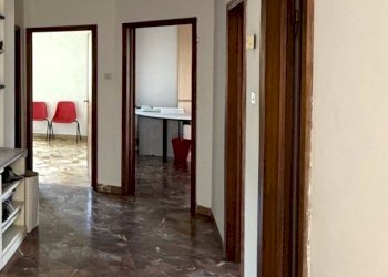 corridoio - Appartamento Via Borgonuovo, Vaiano - foto 10