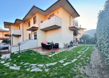 veverv.jpg - Villa Via delle Case, Vaiano - foto 1