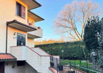 PHOTO-2026-02-18-14-15-39.jpg - Villa Via delle Case, Vaiano - foto 2