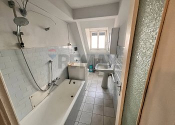 Bilocale Piazza Giovanni XXIII, 30 
 Valenza, Valenza - foto 8