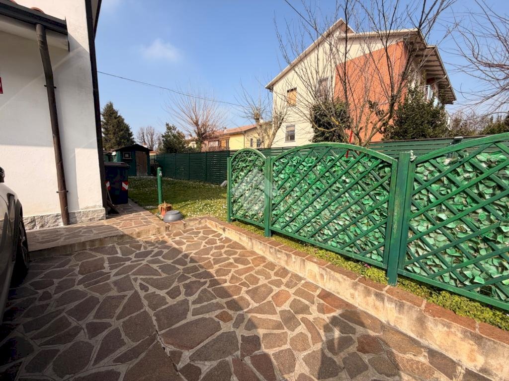 Portion of a house Via Augusto Maiani, Budrio - photo 2