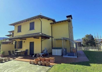 Villa a Schiera Barga - foto 1