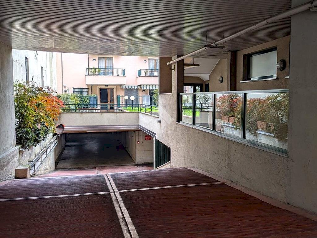 Box Via Enrico Cialdini, Milano (zona Affori) - foto 2