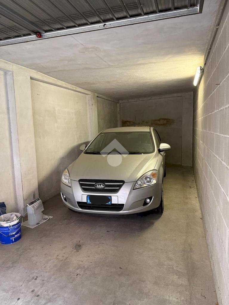 Box Corso Racconigi, Torino (zona San Paolo) - foto 2