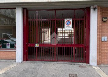 Box Corso Racconigi, Torino (zona San Paolo) - foto 10