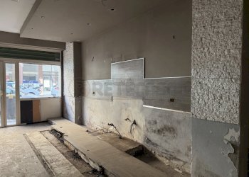 IMG_0682.jpeg - Locale Commerciale Via Ugo Bassi 107, Messina - foto 5