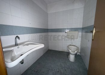 IMG_0689.jpeg - Locale Commerciale Via Ugo Bassi 107, Messina - foto 8