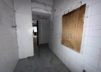 IMG_0698.jpeg - Locale Commerciale Via Ugo Bassi 107, Messina - foto 10