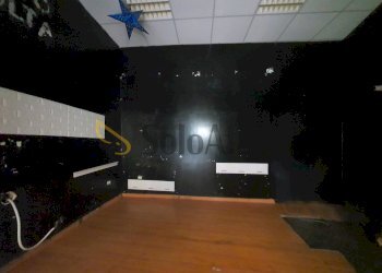 Locale Commerciale Piazza Bernardino Grimaldi 16, Catanzaro - foto 2