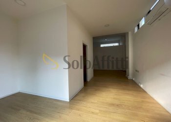 WhatsApp Image 2026-02-25 at 15.41.21 (2).jpeg - Locale Commerciale Frosinone - foto 2