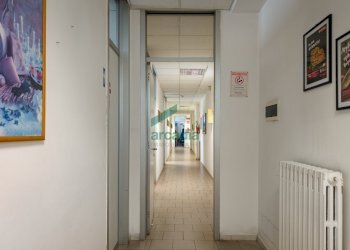 corridoio - Commercial Premises Via Casamassima 91, Capurso - photo 5