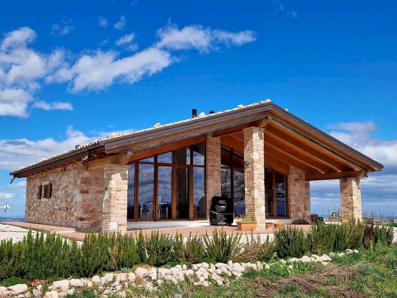 01 DI LEO IMMOBILIARE VENDE MERAVIGLIOSA CASA DI M - Casale VILLA CASALICCHIO s.n.c., Amandola - photo 1