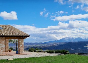 03 DI LEO IMMOBILIARE VENDE MERAVIGLIOSA CASA DI M - Casale VILLA CASALICCHIO s.n.c., Amandola - foto 3