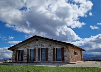 04 DI LEO IMMOBILIARE VENDE MERAVIGLIOSA CASA DI M - Casale VILLA CASALICCHIO s.n.c., Amandola - foto 4